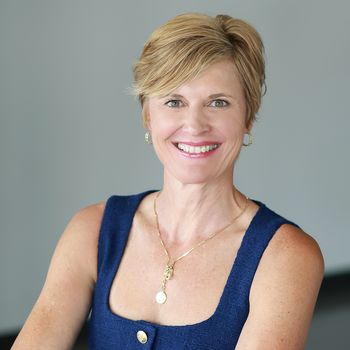 Portrait of Louisa Enz, Broker - The Enz Team.